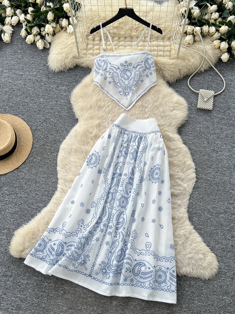 Yazlık Çiçek İşlemeli İki Parç - Romper Floral Print incelemesi ve fiyatı